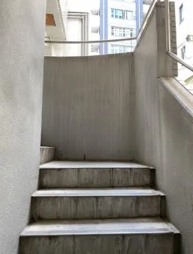 YHビルの外観