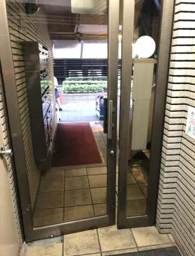 紅葉川ビルの外観