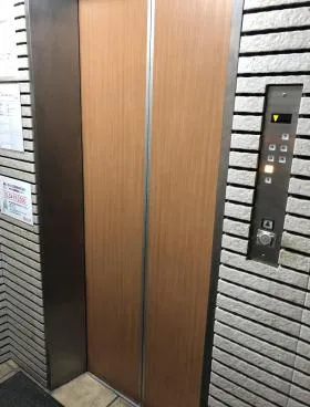 紅葉川ビルの外観