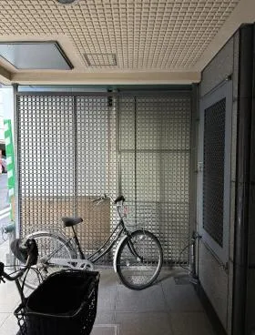 パインクレストビルの外観