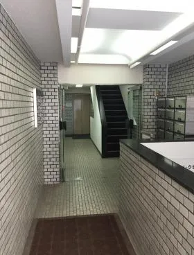 宝国ビルの外観