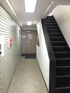 宝国ビルの外観