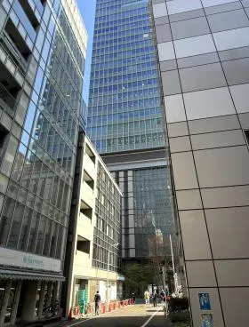 プレリー八重洲ビルの外観