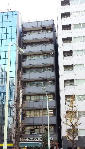 パインセントラルビルの外観