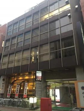 矢満登ビルの外観