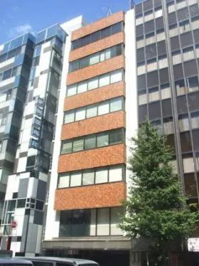 泉国際産業ビルの外観