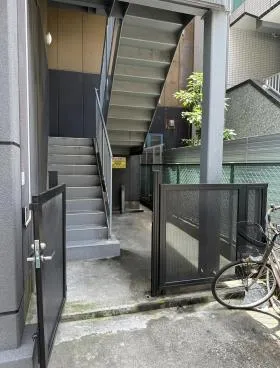 本郷秋葉ビルの外観