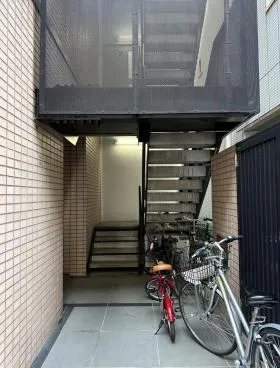 三秀舎ビルの外観