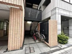 三秀舎ビルの外観