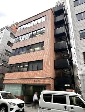 三秀舎ビルの外観