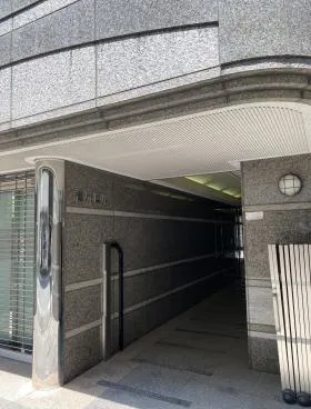老川ビルの外観