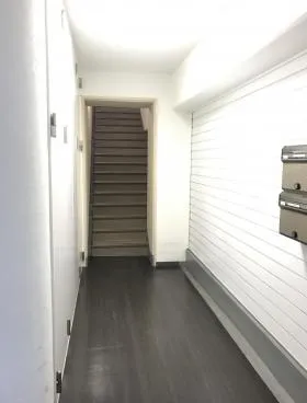 東ビルの外観