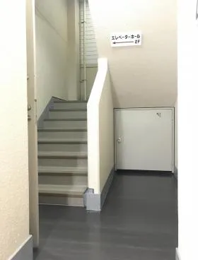 東ビルの外観