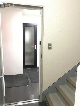 東ビルの外観