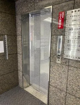 翔和須田町ビルの外観