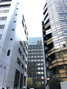 晃永ビルの外観
