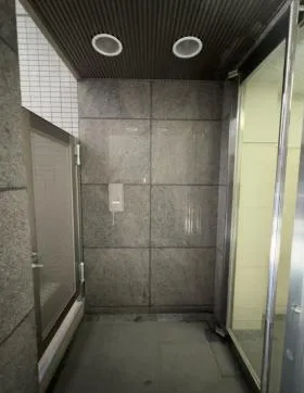 友泉本石町ビルの外観