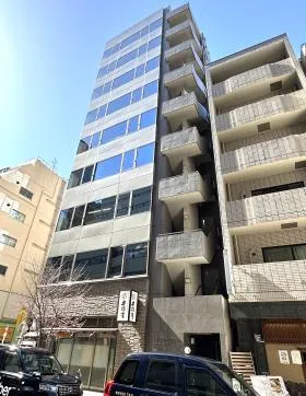 友泉本石町ビルの外観