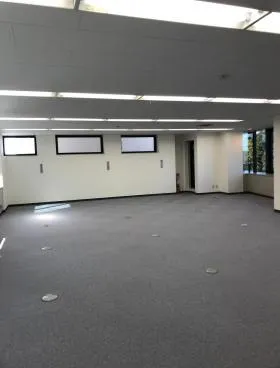 霞ヶ関MHタワーズ (旧グローリア)ビルの外観