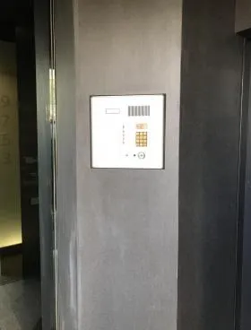 霞ヶ関MHタワーズ (旧グローリア)ビルの外観