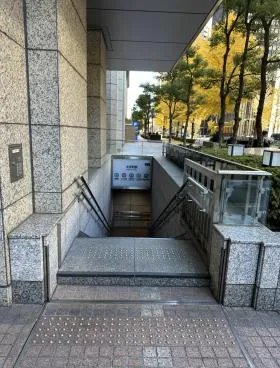新丸の内センタービルの外観