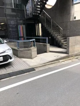 若葉大原ビルの外観