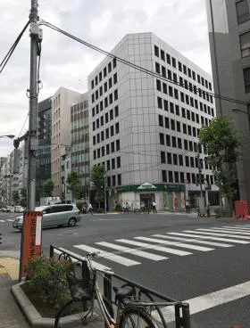 鈴木ビルの外観