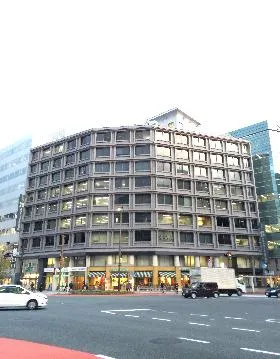 神田御幸(取り壊し済み)ビルの外観