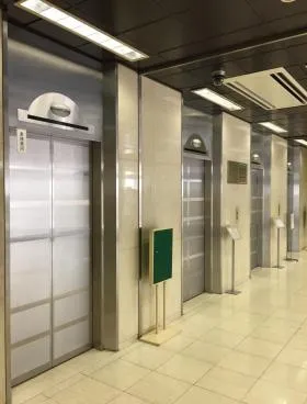 鎌倉河岸ビルの外観