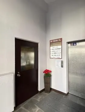 第1高田ビルの外観