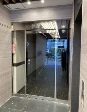 KANDA CROSSビルの外観