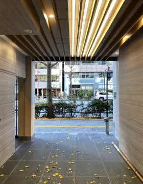 KANDA CROSSビルの外観