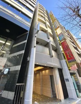 KANDA CROSSビルの外観