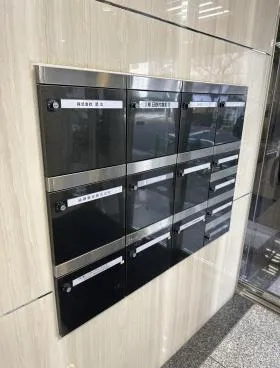白鷺(シラサギ)ビルの外観
