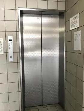 KKビルの外観