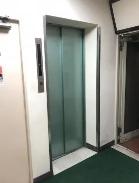 石川ビルの外観
