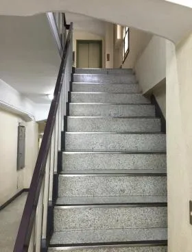 大湯ビルの外観
