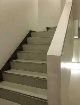 ヨドコウビルの外観