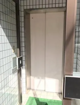 紀伊国屋ビルの外観
