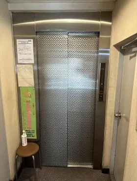上藤商事ビルの外観