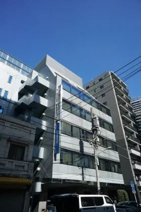 ヤハギ湊ビルの外観
