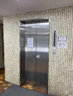 相互新富ビルの外観