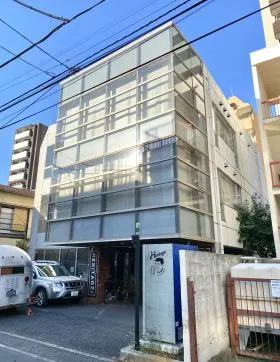 矢来町ビルの外観