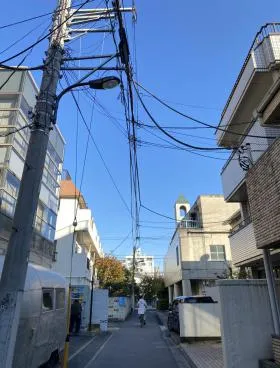 矢来町ビルの外観