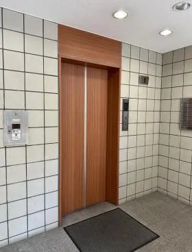 ヒューマンハーバービルの外観
