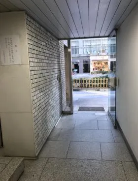 ニューギンザビル12号館の外観