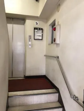 岡安ビルの外観