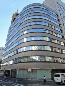 東貨ビルの外観