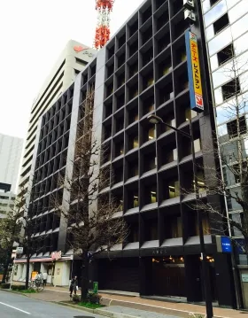 丸高ビルの外観