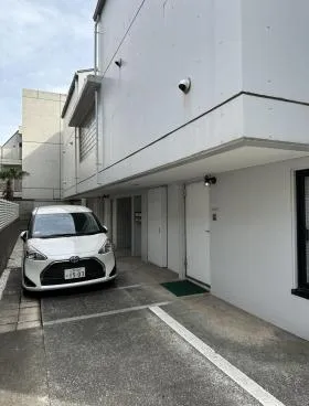 ロイクラトン左門町ビルの外観